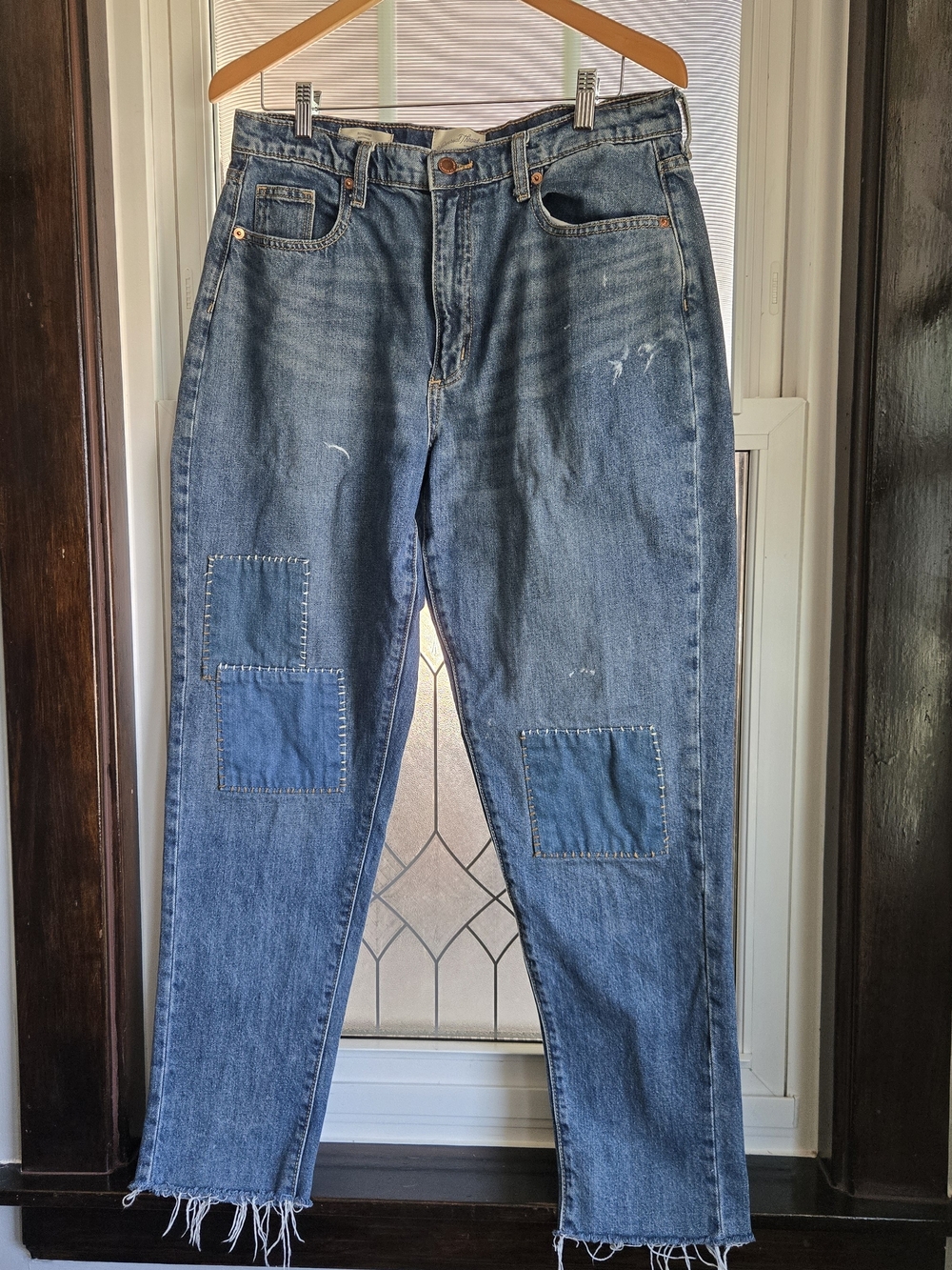 Universat Threads Jeans